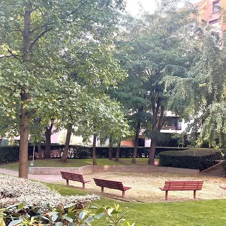 Les Aubepines Entre Et Paris